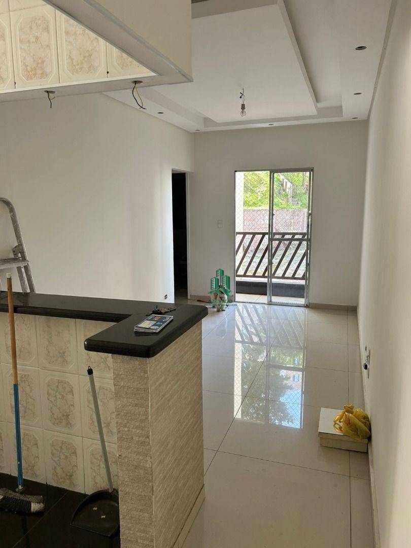 Apartamento à venda com 2 quartos, 65m² - Foto 3