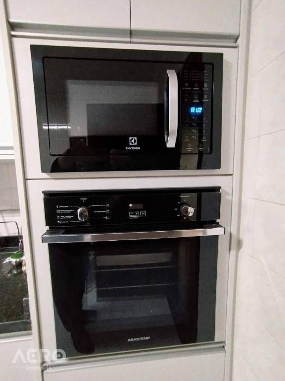 Apartamento para alugar com 2 quartos, 75m² - Foto 9