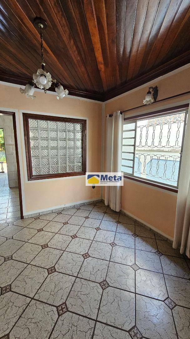 Casa à venda com 3 quartos, 207m² - Foto 3