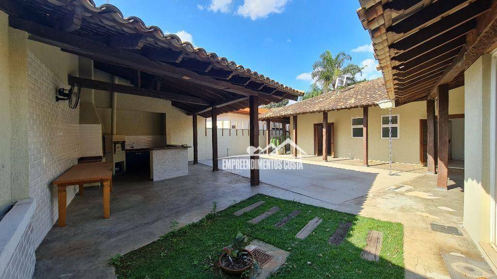 Casa de Condomínio para alugar com 3 quartos, 450m² - Foto 10