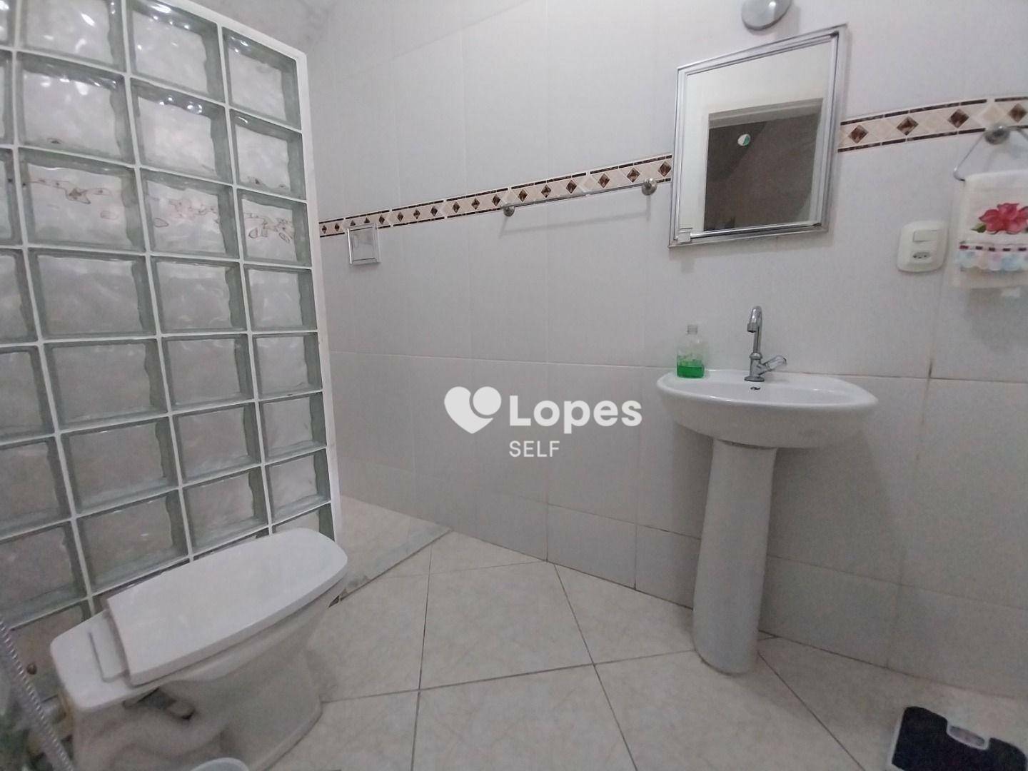 Casa à venda com 6 quartos, 203m² - Foto 18