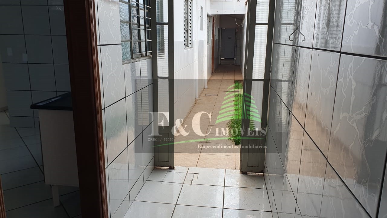 Casa para alugar com 2 quartos, 125m² - Foto 18