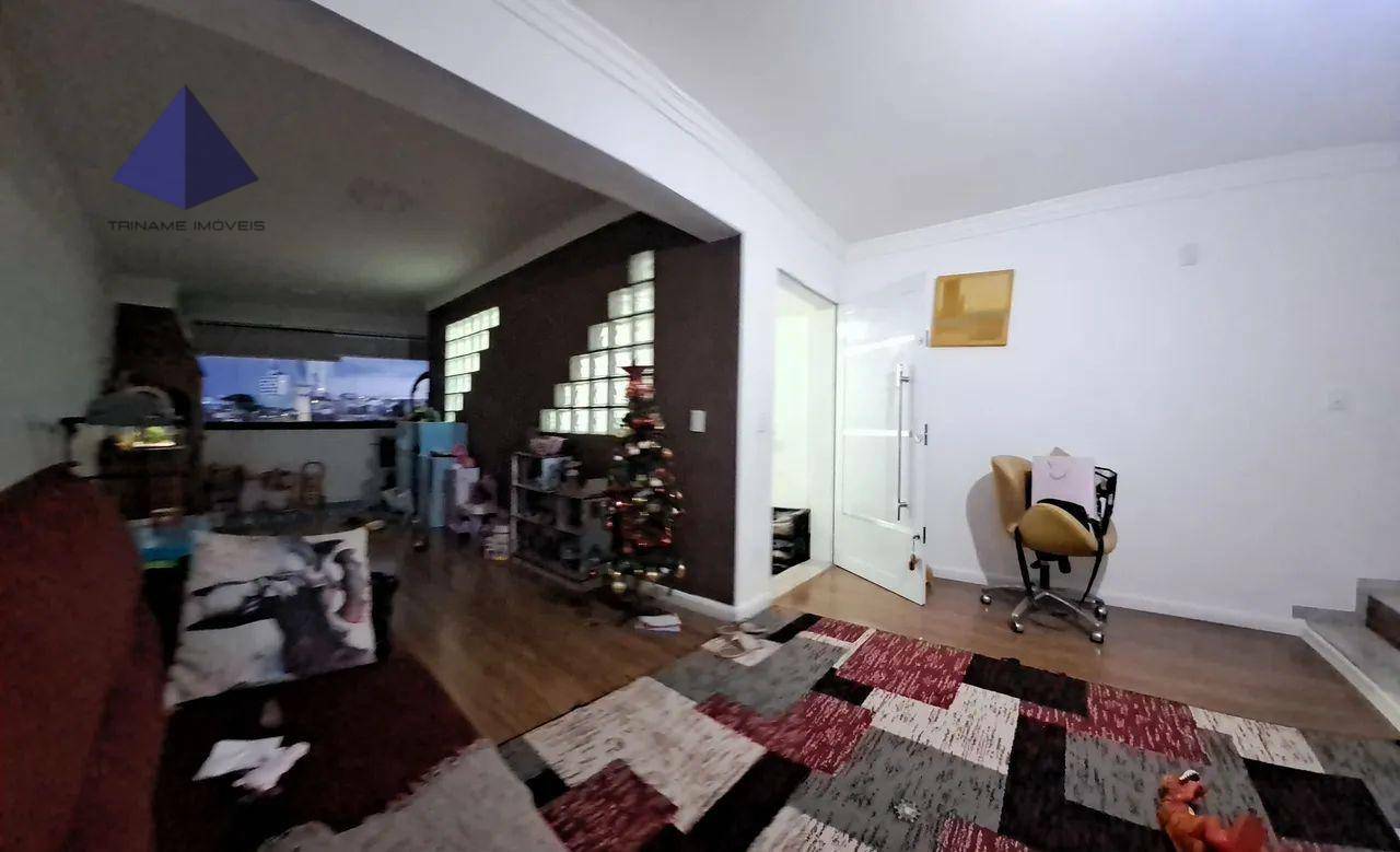 Casa à venda com 2 quartos, 130m² - Foto 1