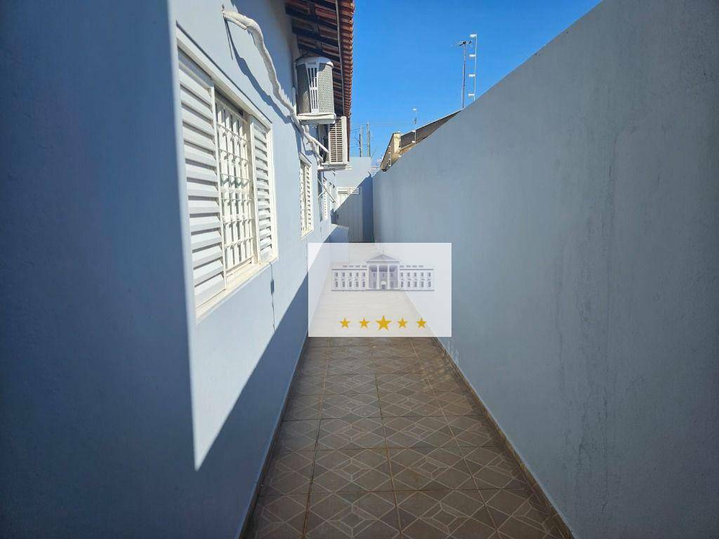 Casa à venda com 3 quartos, 210m² - Foto 14