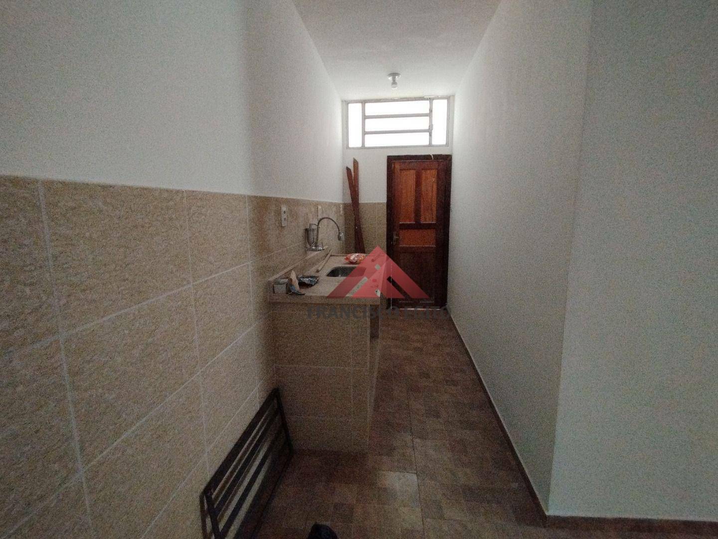 Casa à venda com 2 quartos, 70m² - Foto 11