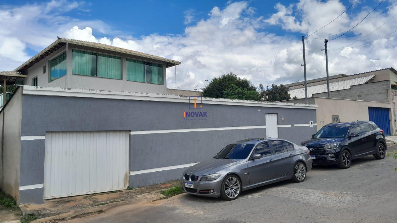 Casa à venda com 4 quartos, 360m² - Foto 1