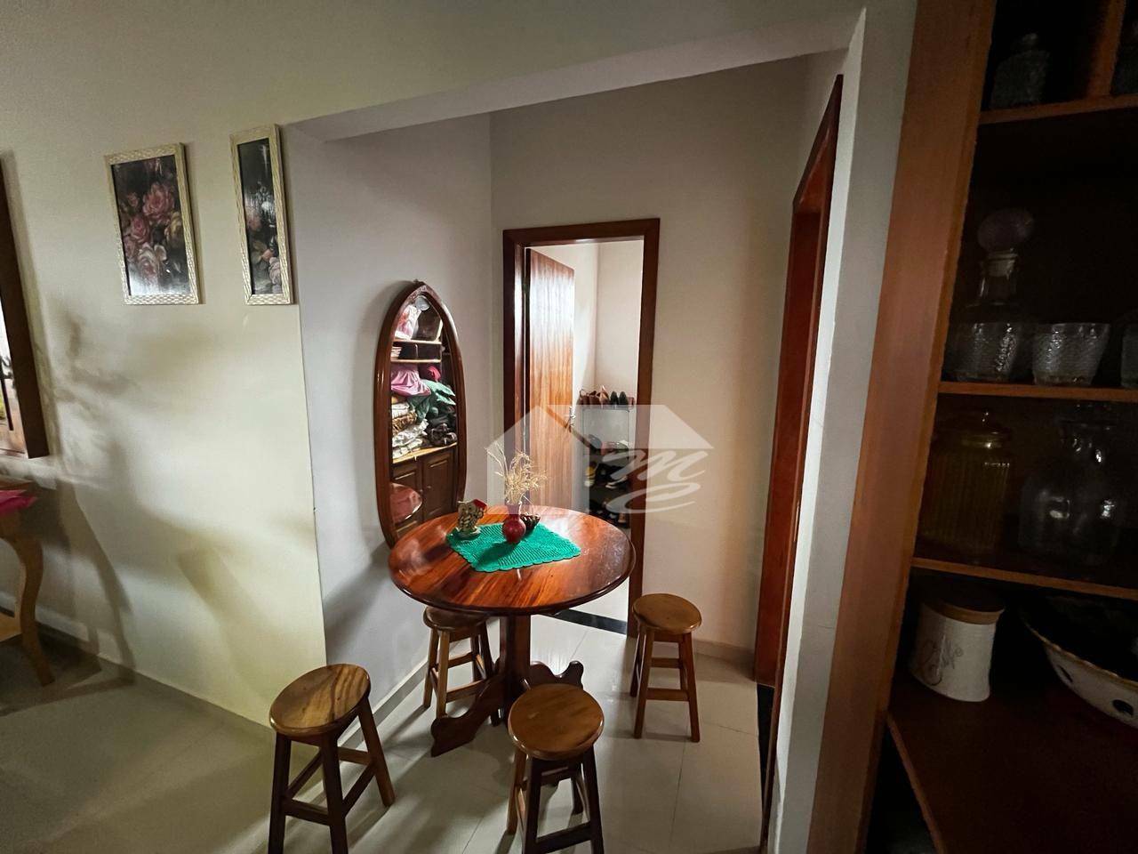 Casa à venda com 3 quartos, 198m² - Foto 9