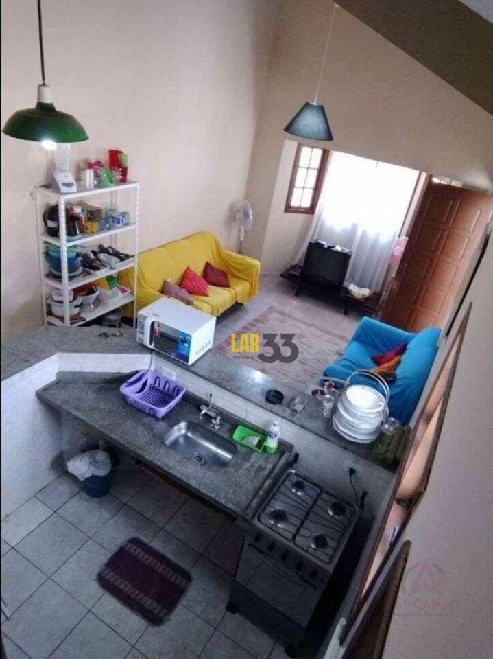 Casa à venda com 2 quartos, 70m² - Foto 1