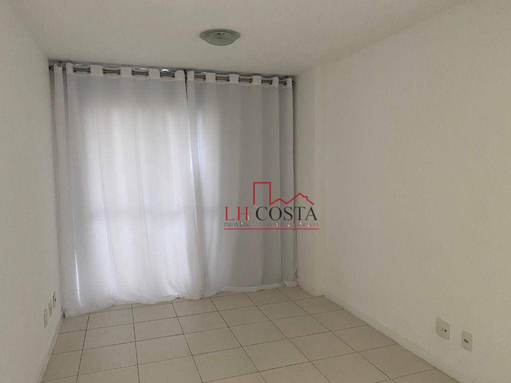 Apartamento à venda com 2 quartos, 69m² - Foto 2