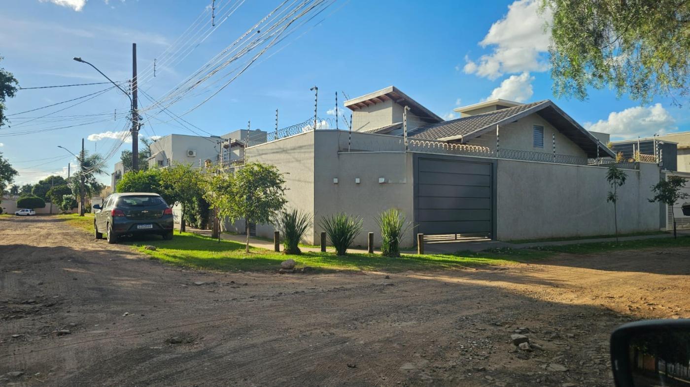 Casa à venda com 3 quartos, 150m² - Foto 1