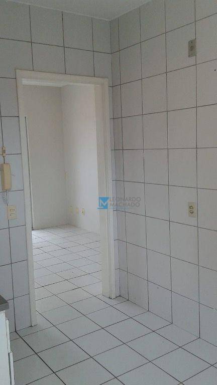 Apartamento à venda com 2 quartos, 60m² - Foto 11