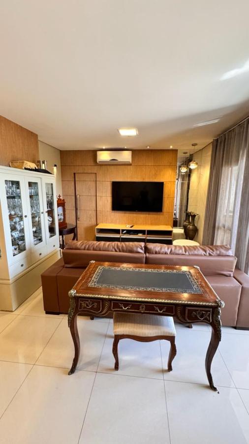 Apartamento à venda com 3 quartos, 166m² - Foto 3