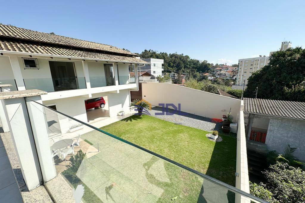 Casa à venda com 3 quartos, 320m² - Foto 6