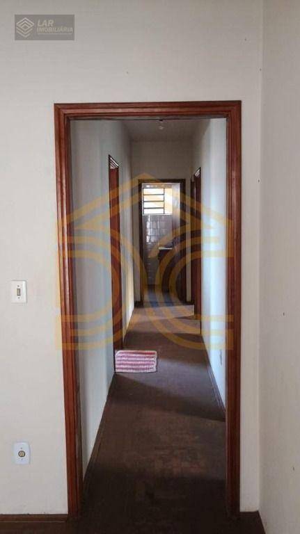 Casa para alugar com 3 quartos, 263m² - Foto 7
