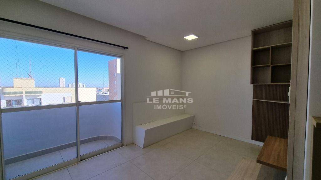 Apartamento à venda com 3 quartos, 75m² - Foto 1