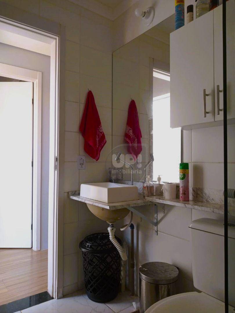 Casa à venda com 2 quartos, 60m² - Foto 13