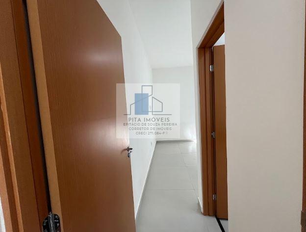 Casa à venda com 2 quartos, 64m² - Foto 13