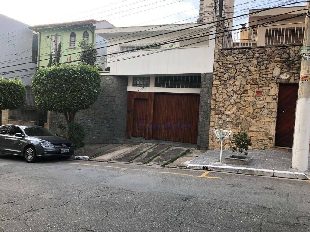 Sobrado à venda com 3 quartos, 240m² - Foto 1