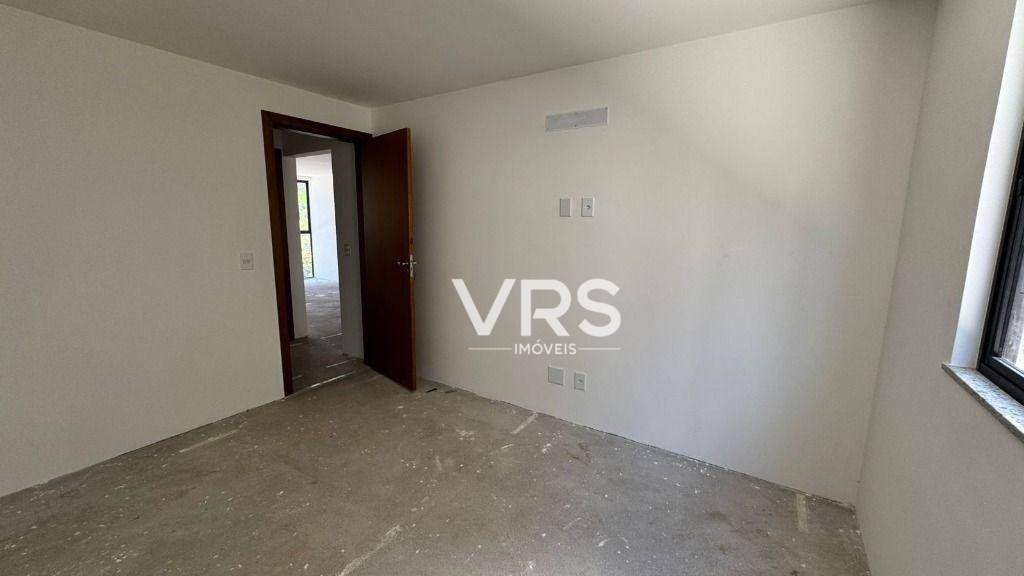 Apartamento à venda com 3 quartos, 130m² - Foto 9