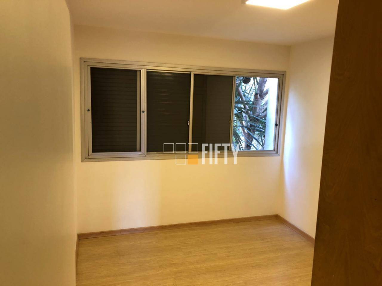 Apartamento para alugar com 2 quartos, 110m² - Foto 9