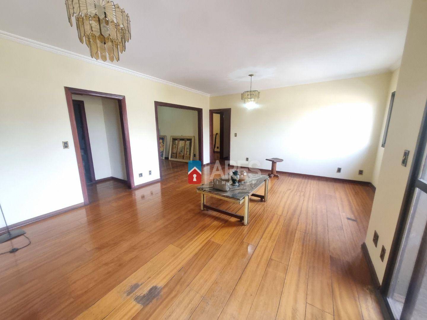 Apartamento à venda com 4 quartos, 319m² - Foto 1