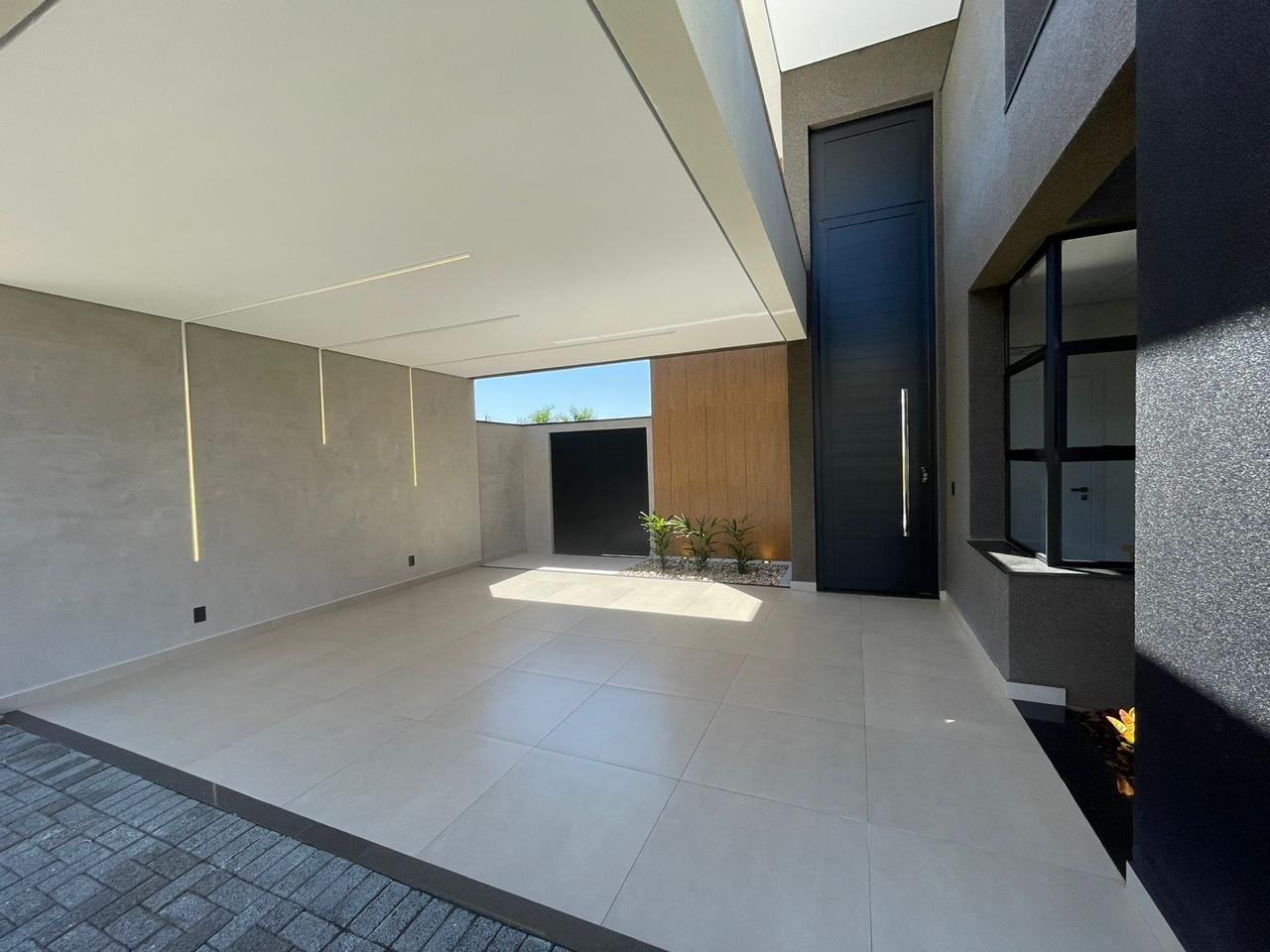 Casa à venda com 3 quartos, 223m² - Foto 2