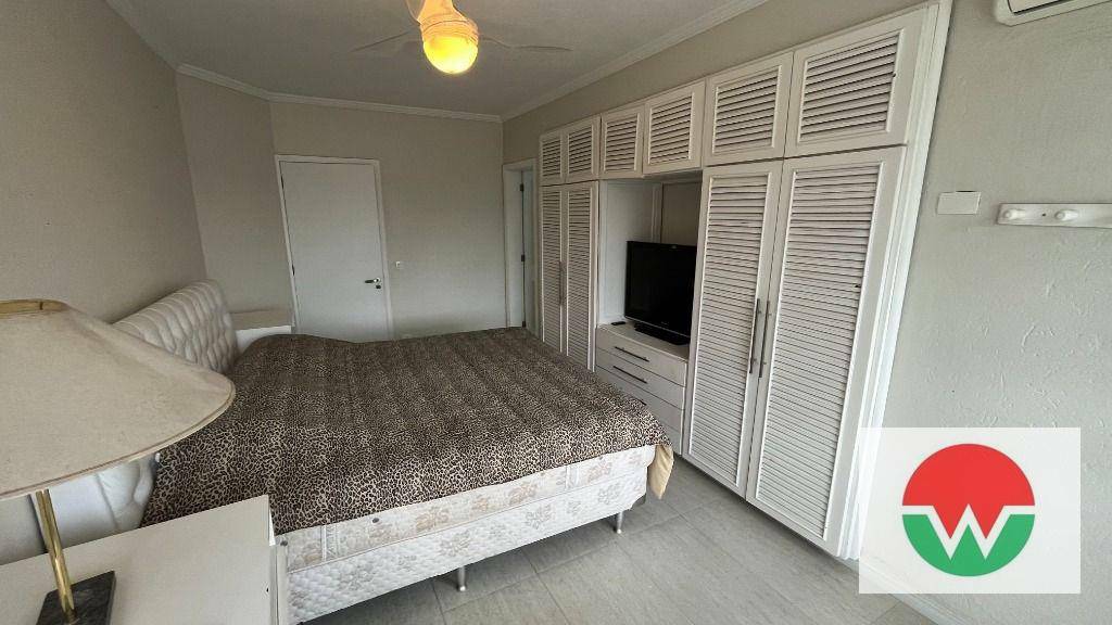 Casa de Condomínio para alugar com 4 quartos, 450m² - Foto 15