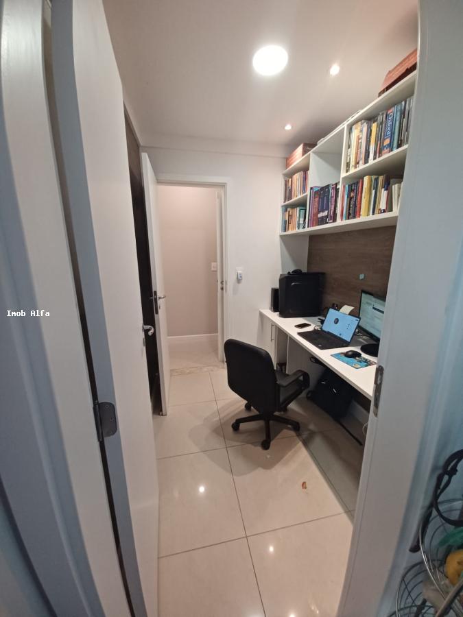 Apartamento à venda com 3 quartos, 180m² - Foto 10