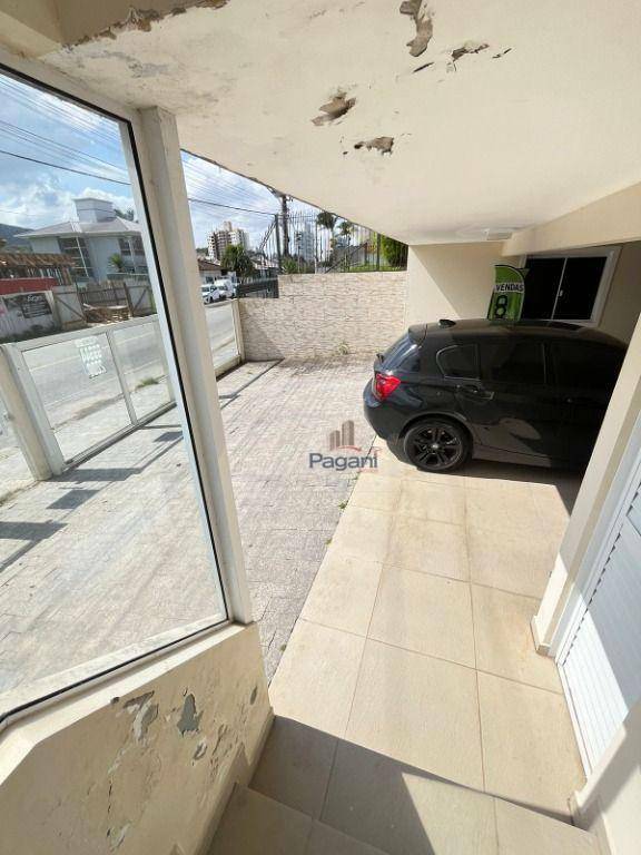 Casa à venda com 3 quartos, 257m² - Foto 4