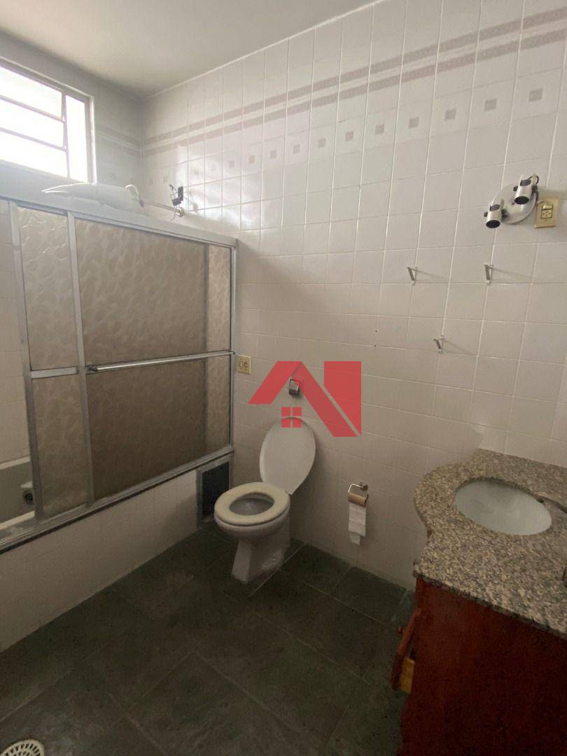 Casa para alugar com 3 quartos, 236m² - Foto 13