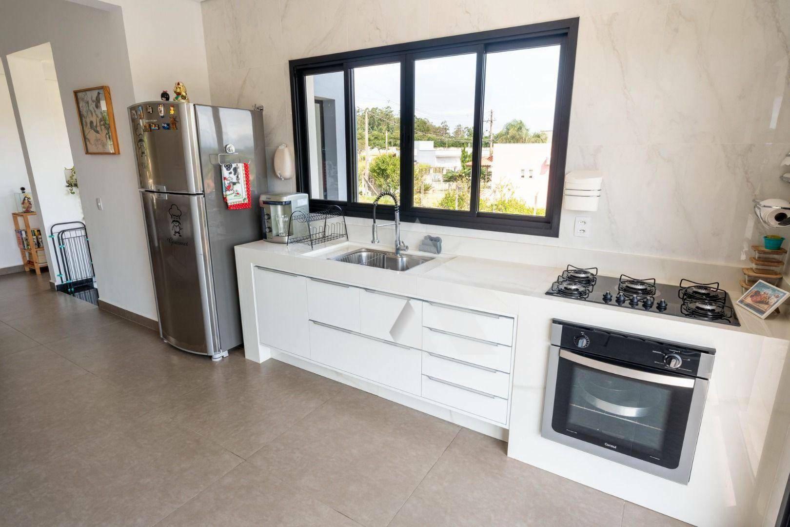 Casa de Condomínio à venda com 3 quartos, 300m² - Foto 19