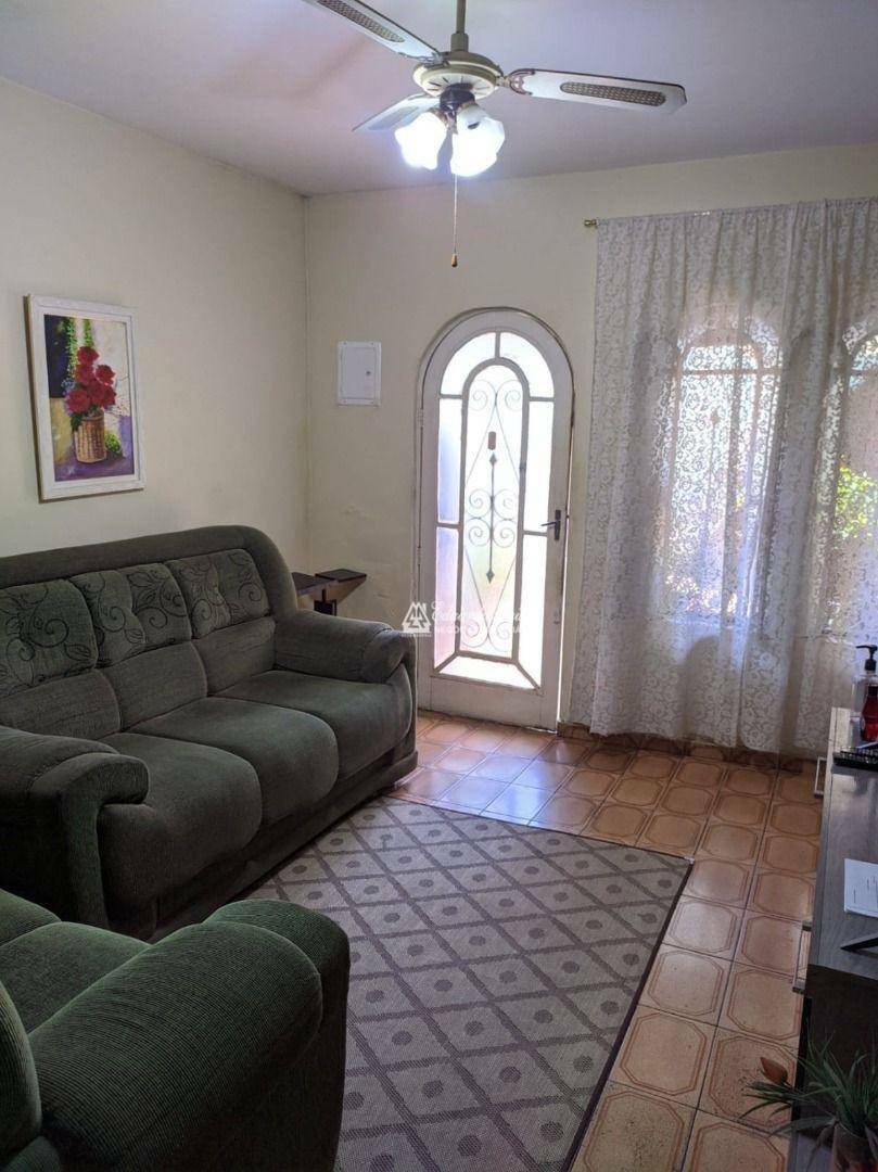 Casa à venda com 3 quartos, 210m² - Foto 4