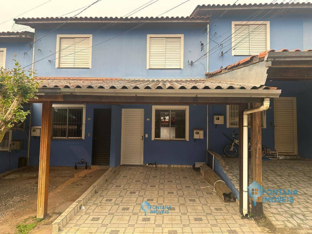 Casa à venda com 2 quartos, 50m² - Foto 1