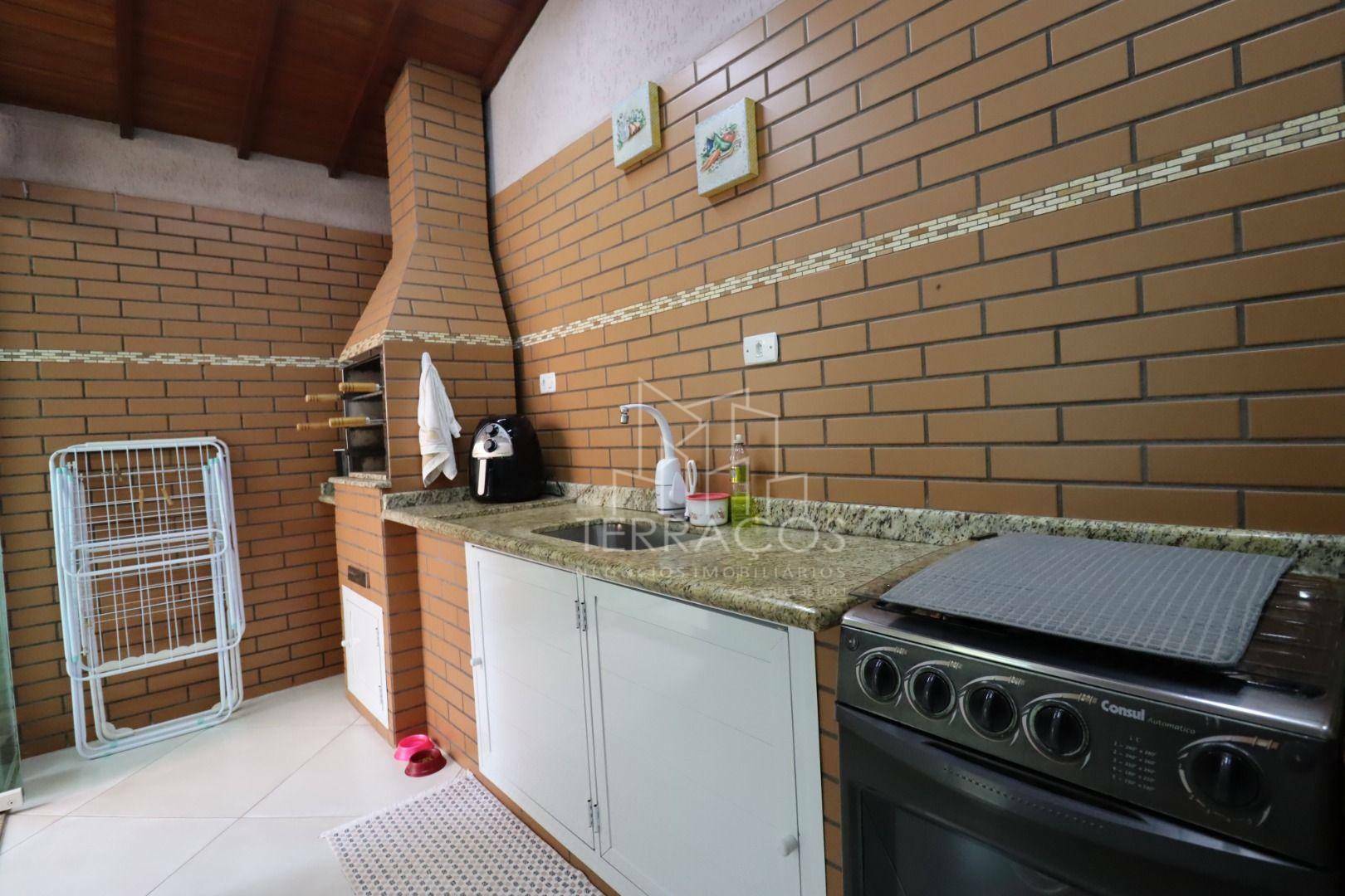 Casa à venda com 3 quartos, 210m² - Foto 18