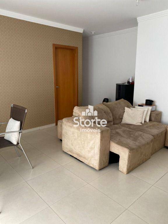 Apartamento à venda com 3 quartos, 76m² - Foto 2