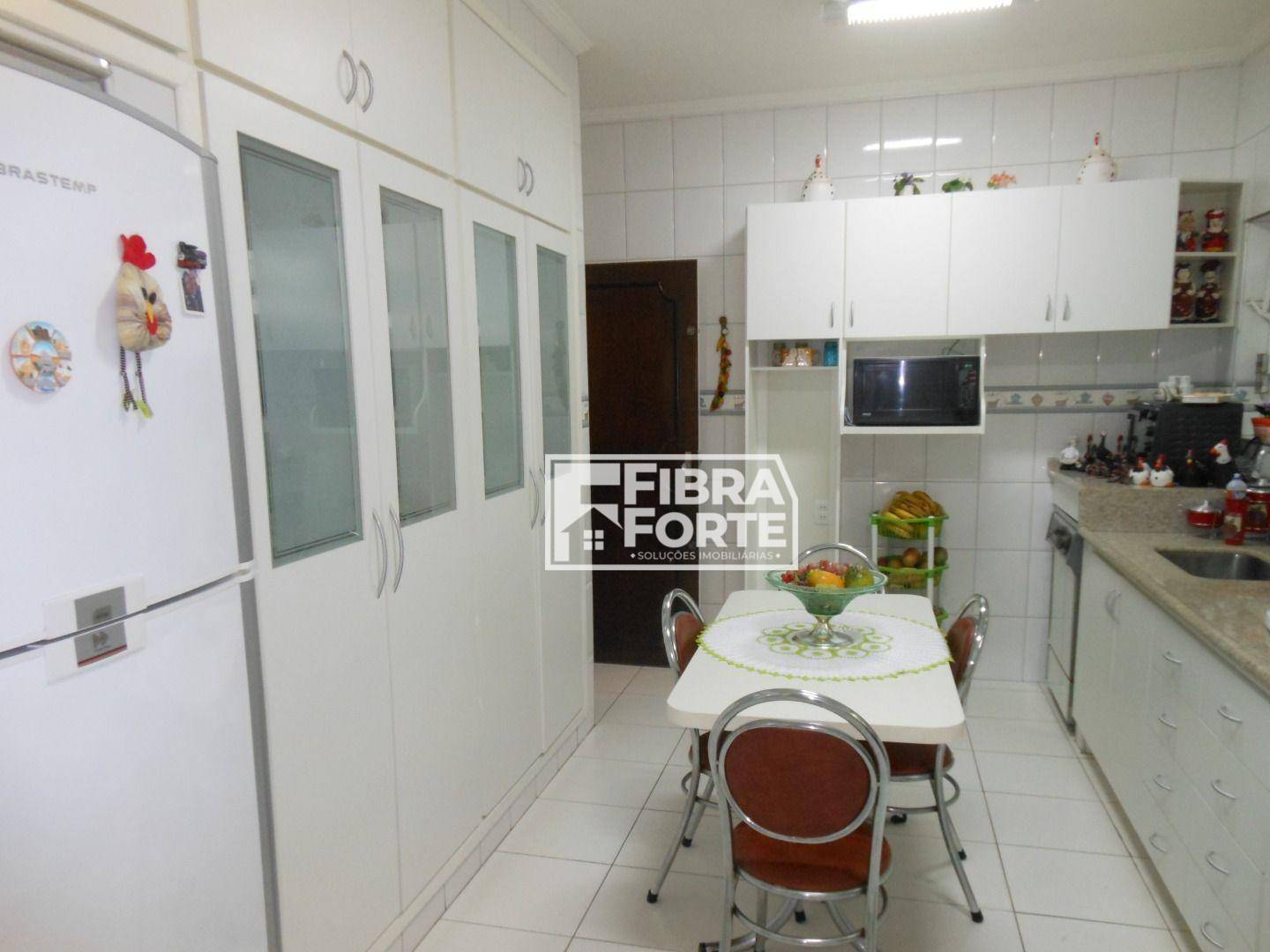 Casa à venda com 3 quartos, 178m² - Foto 9