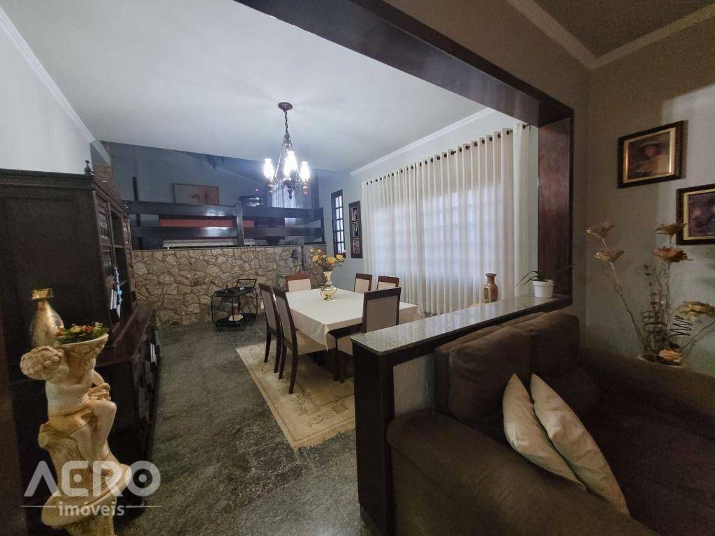 Casa à venda com 4 quartos, 363m² - Foto 44