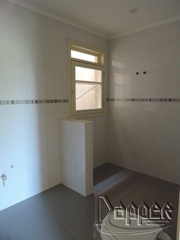 Casa à venda com 3 quartos, 220m² - Foto 7