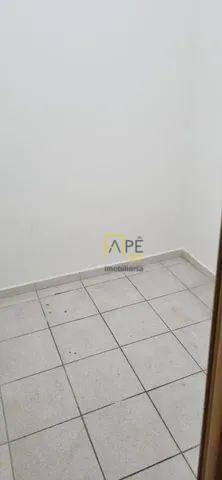 Apartamento para alugar com 2 quartos, 75m² - Foto 15