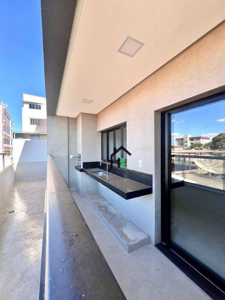 Apartamento à venda com 3 quartos, 140m² - Foto 5