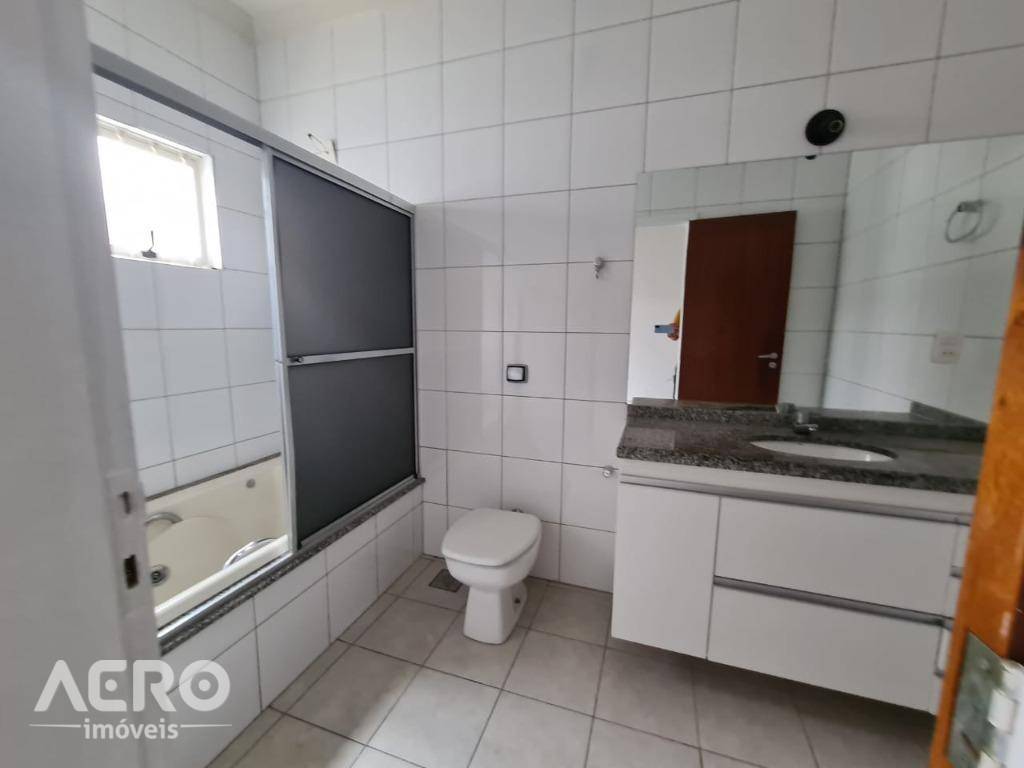 Casa à venda com 4 quartos, 200m² - Foto 12