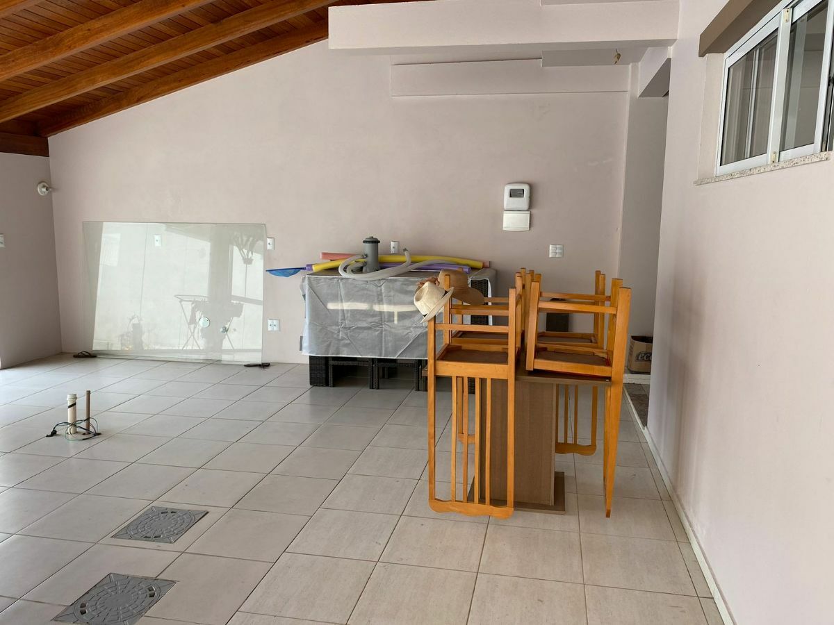 Casa à venda com 3 quartos, 215m² - Foto 13