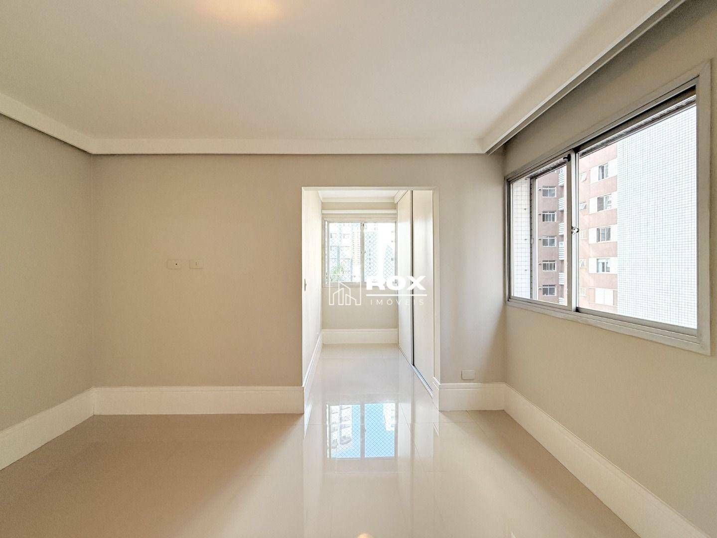 Apartamento para alugar com 3 quartos, 217m² - Foto 28