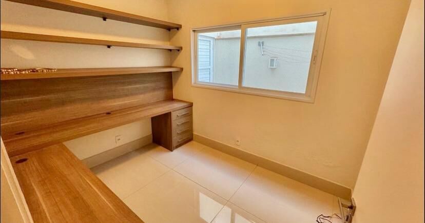 Casa de Condomínio para alugar com 3 quartos, 190m² - Foto 1