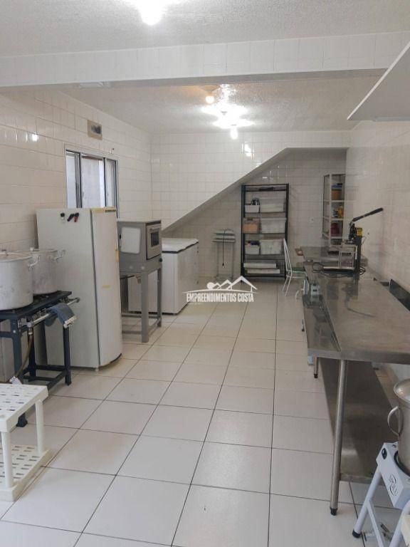 Casa à venda com 1 quarto, 250m² - Foto 6
