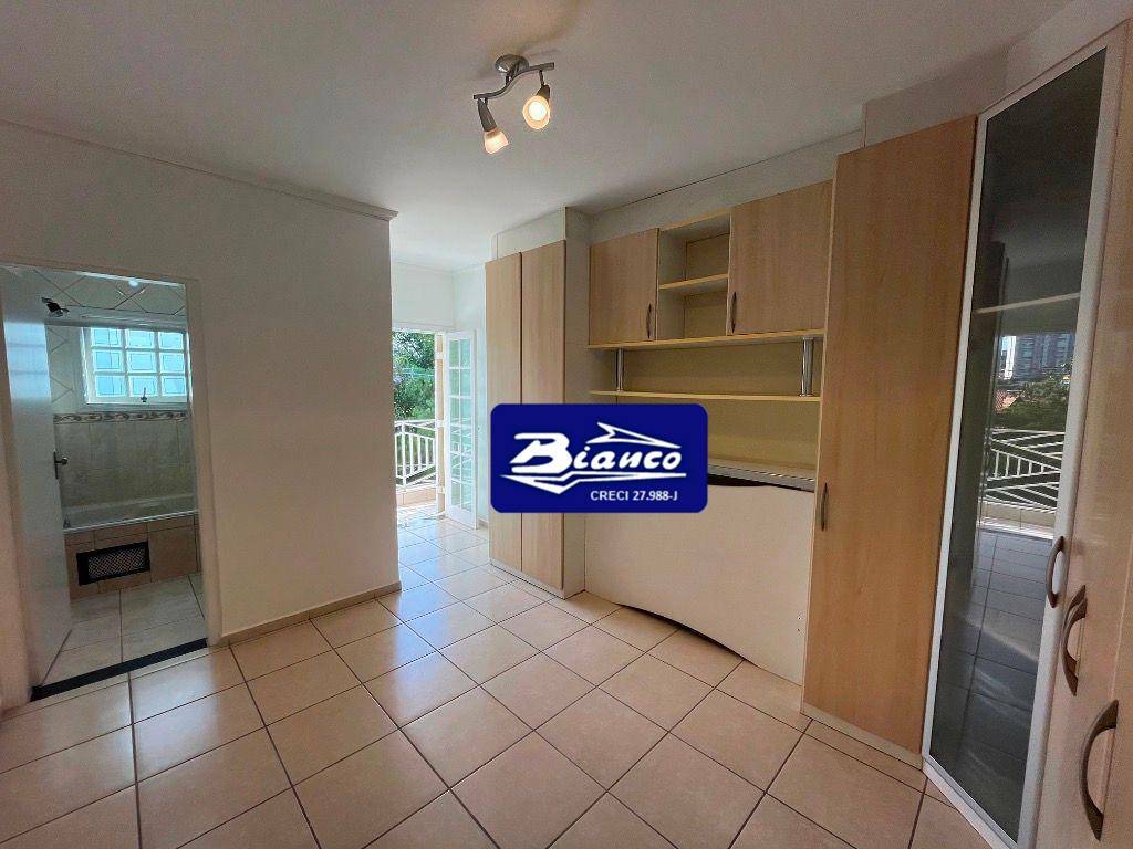 Sobrado para alugar com 3 quartos, 246m² - Foto 23