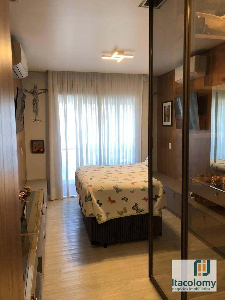 Apartamento à venda com 3 quartos, 212m² - Foto 14