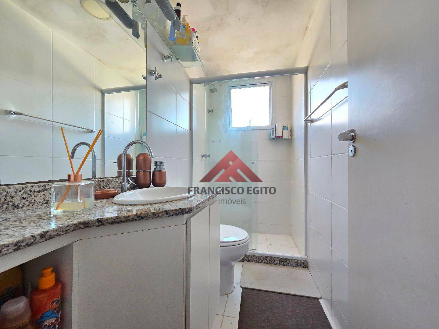 Apartamento à venda com 2 quartos, 62m² - Foto 17