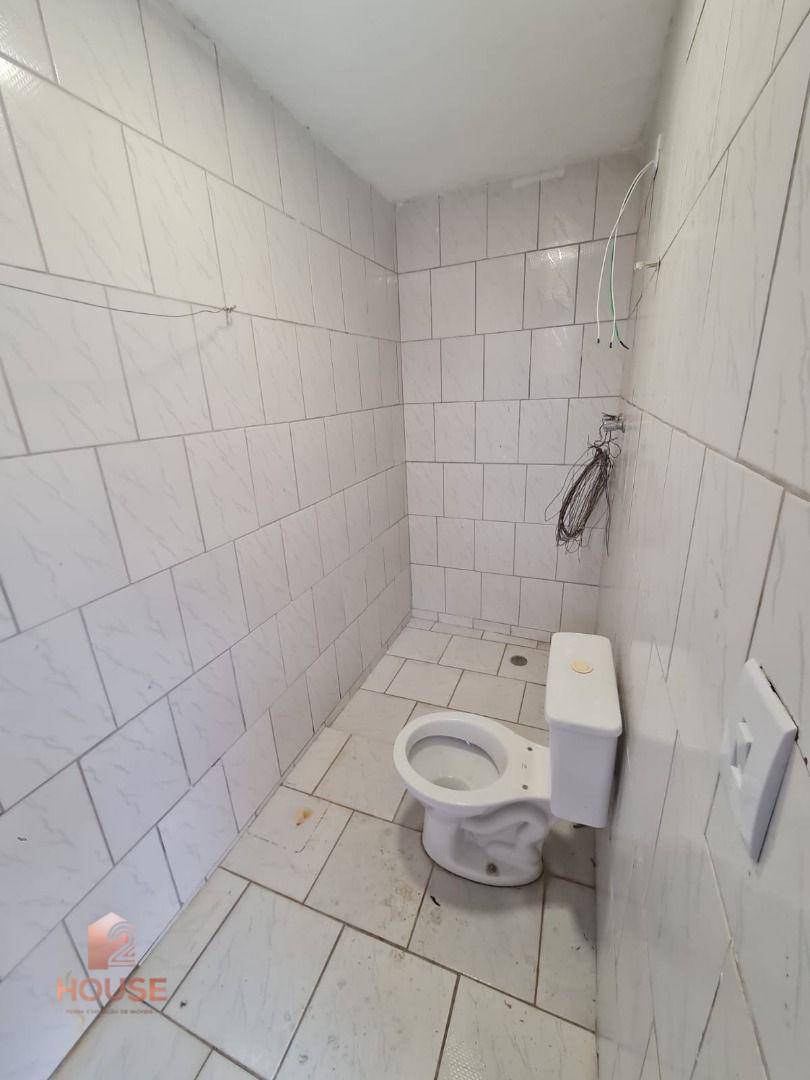 Casa à venda e aluguel com 3 quartos, 250m² - Foto 8