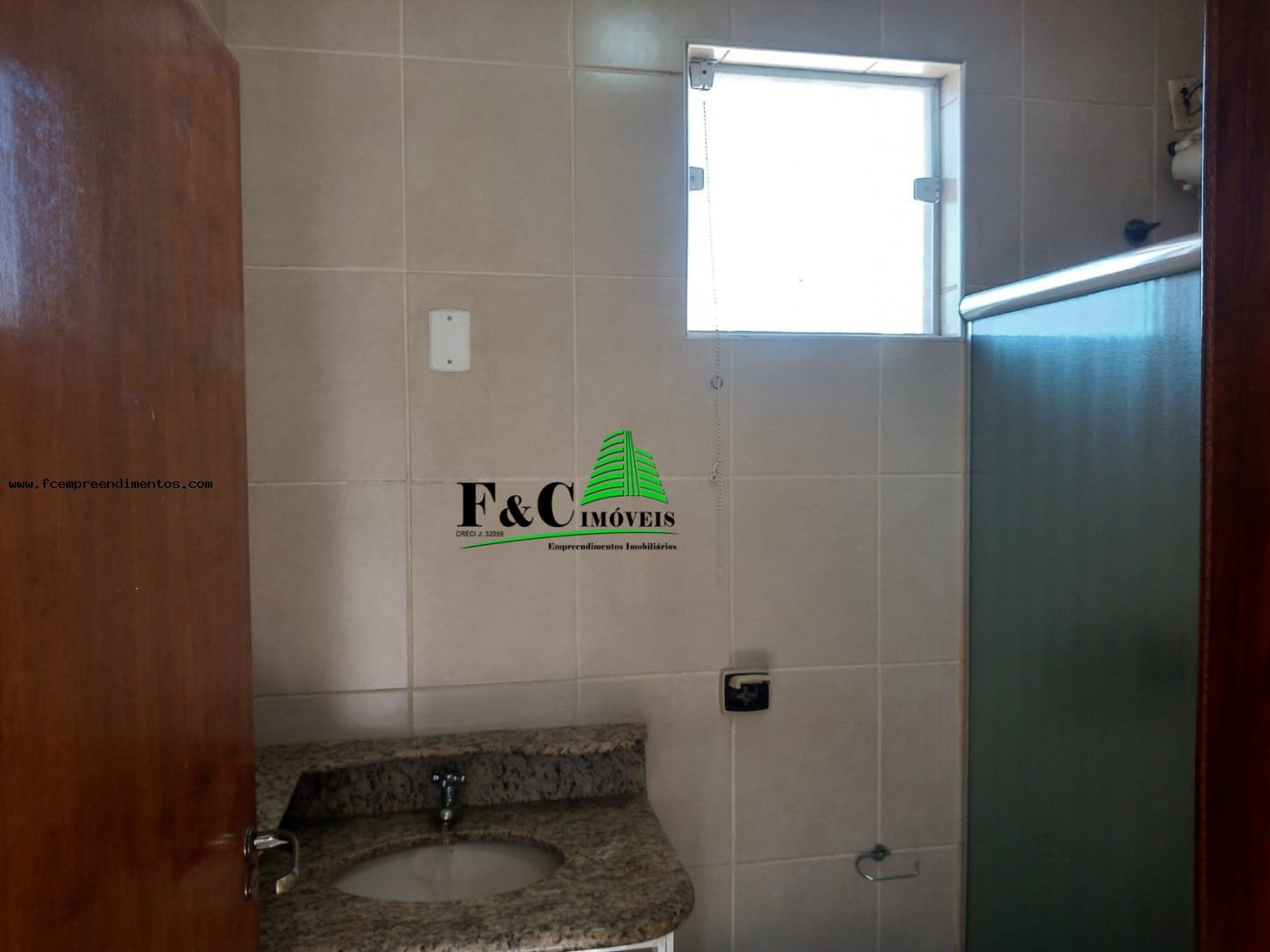 Casa de Condomínio para alugar com 3 quartos, 300m² - Foto 8